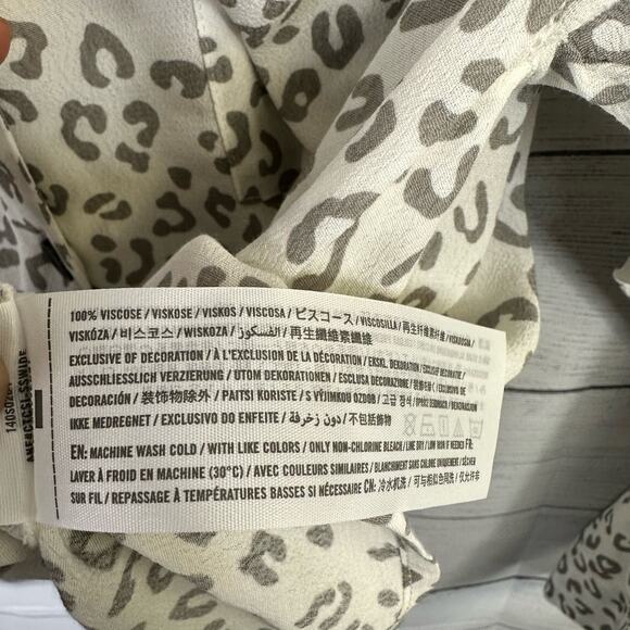 Abercrombie & Fitch Womens size Medium Leopard Cheetah Print Cropped Blouse NEW - Picture 12 of 12
